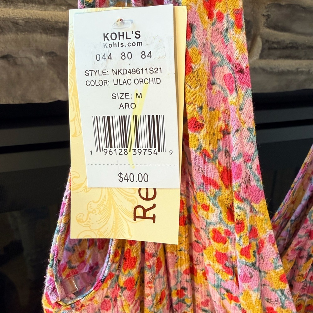 Rewind floral sleeveless romper perfect for a relaxing day in the sun - Picture 6 of 6
